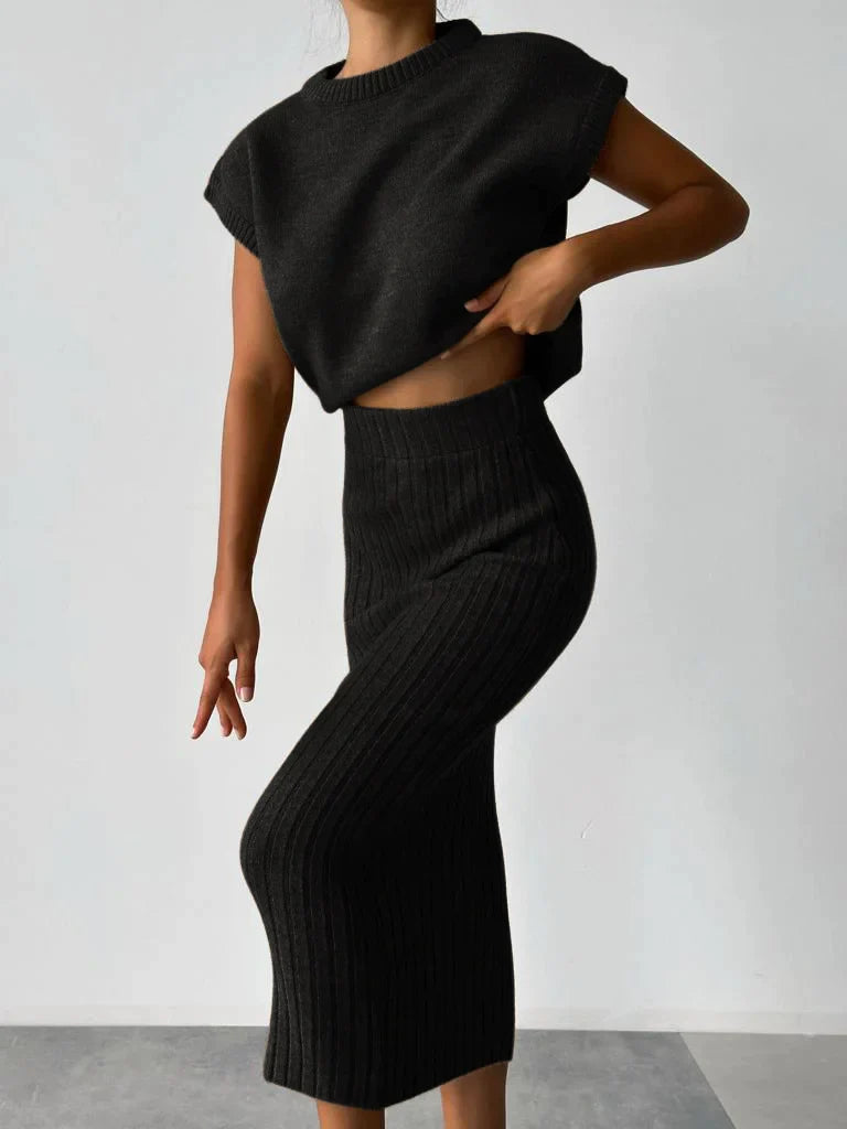 CAVELLI ™  | CARDIGAN SANS MANCHES ET JUPE EN MAILLE