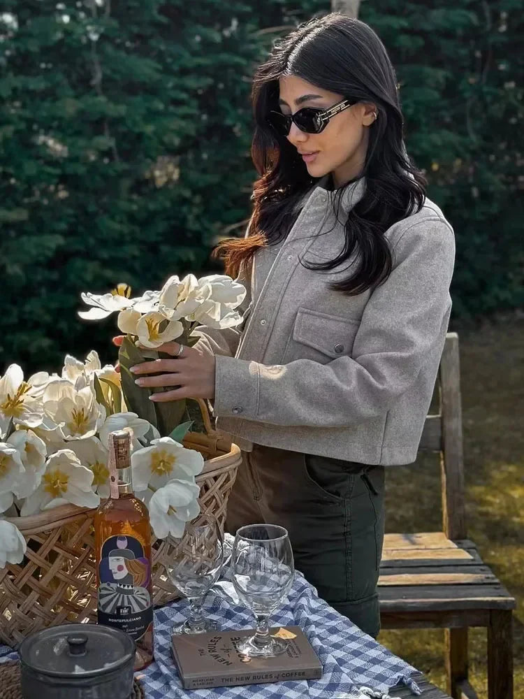 CAVELLI ™ | Manteau court en laine avec boutons